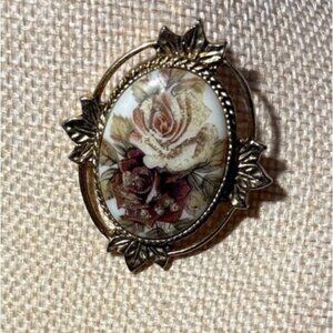 Sarah Coventry Cameo Brooch Rose Marie Victorian Revival Floral